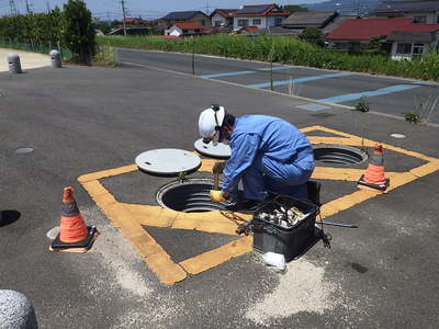 浄化槽保守点検作業